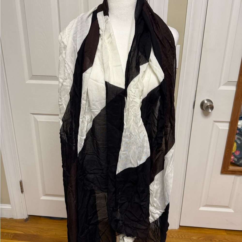 Kate Spade Black, Brown and White Scarf